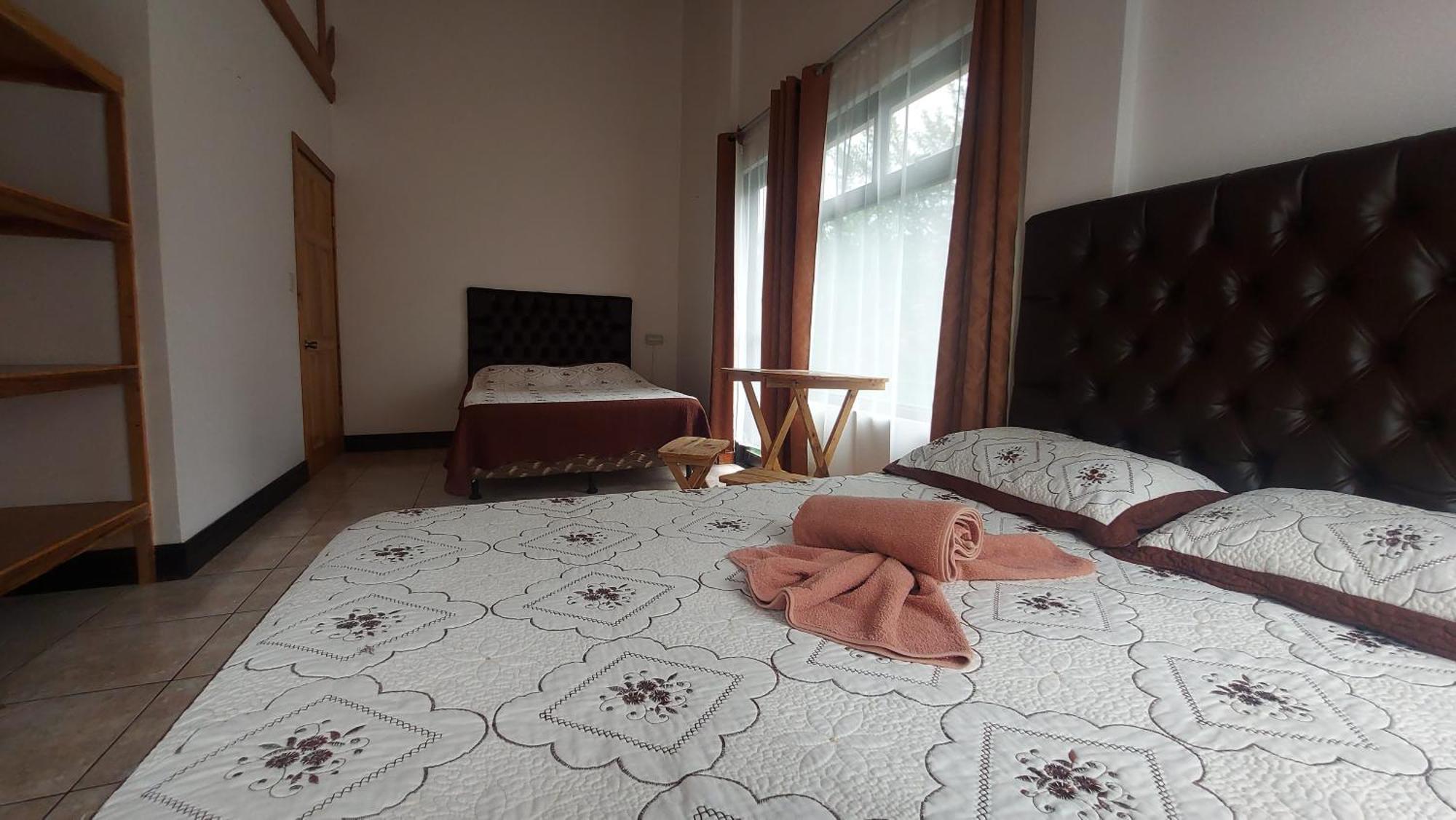 Alisson Hotel Y Restaurant Monteverde ภายนอก รูปภาพ
