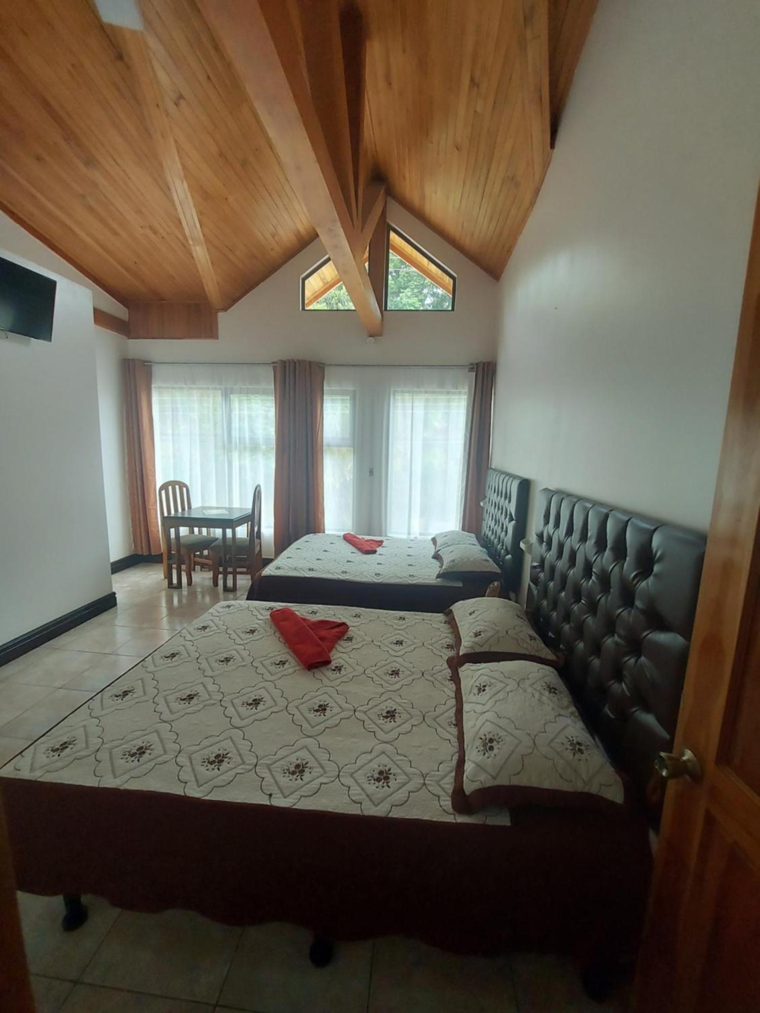 Alisson Hotel Y Restaurant Monteverde ภายนอก รูปภาพ