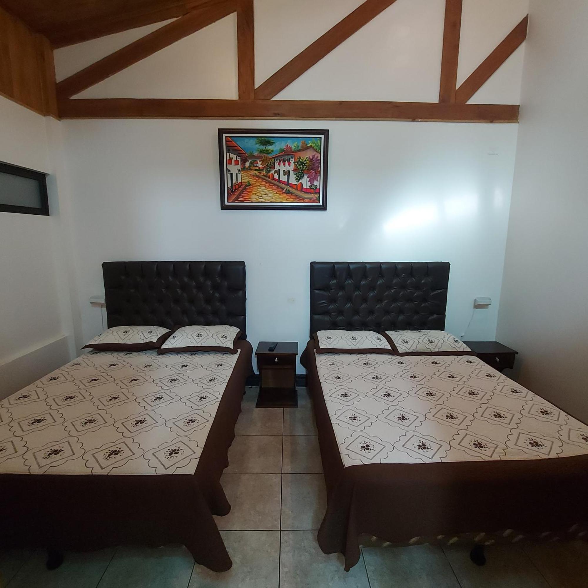 Alisson Hotel Y Restaurant Monteverde ภายนอก รูปภาพ